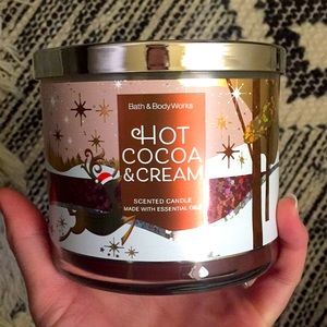 Hot Cocoa & Cream holiday candle from B&BW